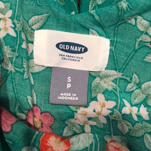 Old Navy ruffle neck tank top - Picture 6 of 7